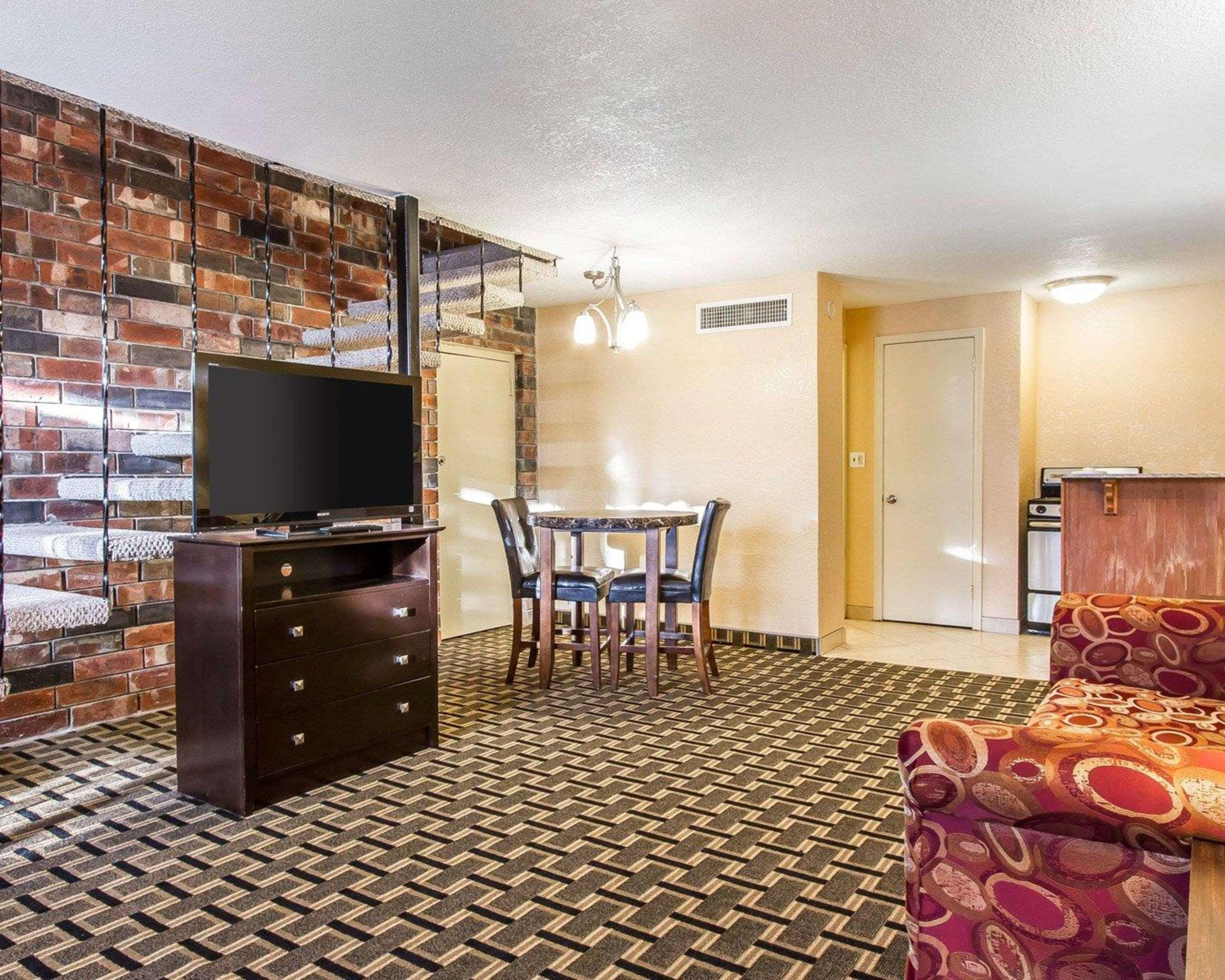 Quality Inn Ada Near University Dış mekan fotoğraf