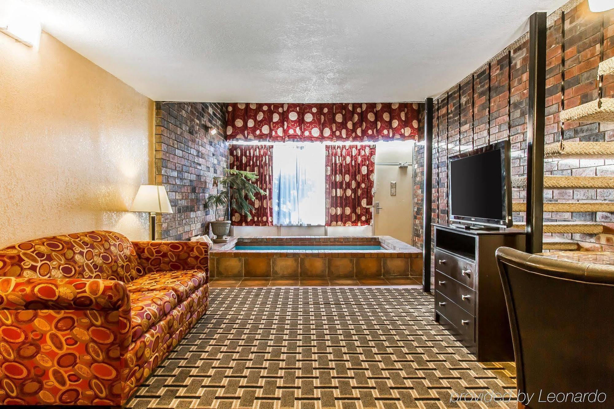 Quality Inn Ada Near University Dış mekan fotoğraf